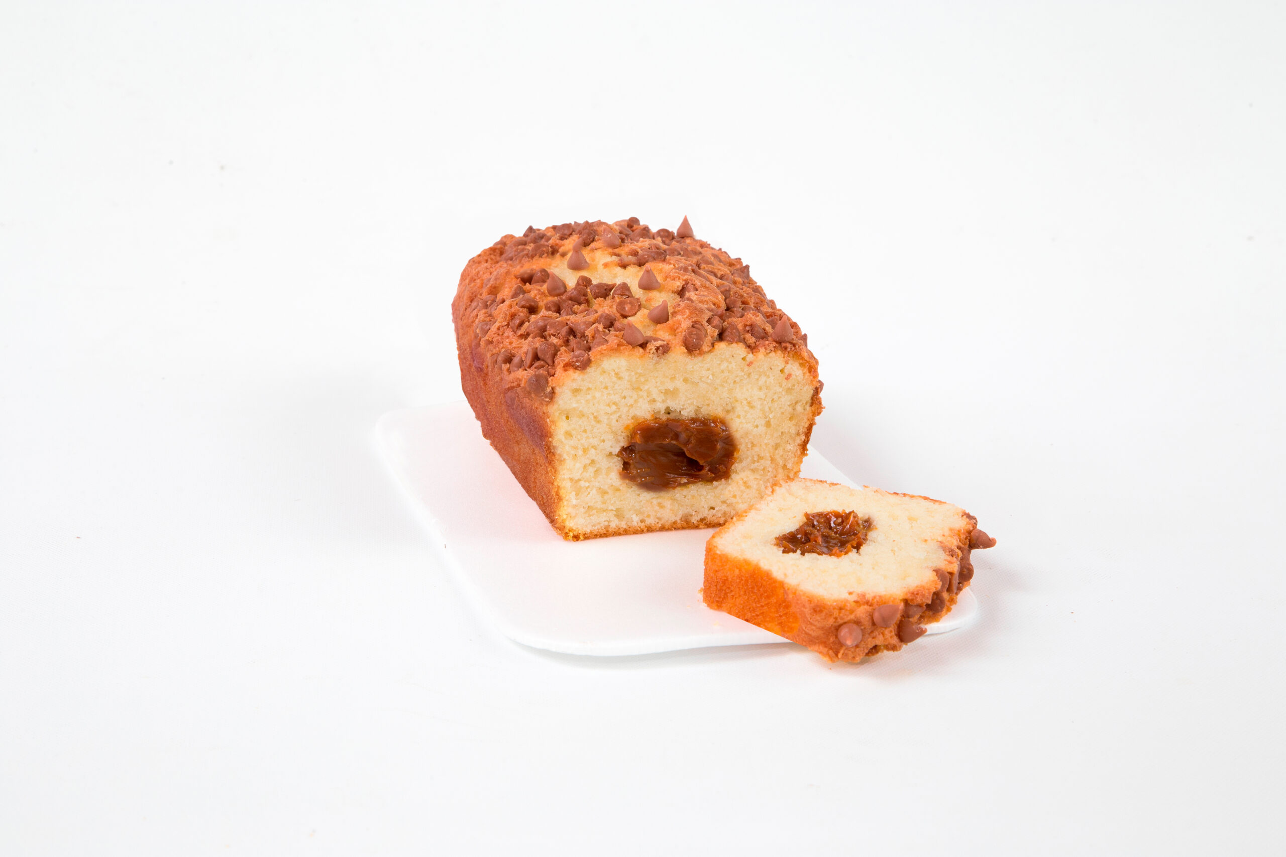 Pudín de vainilla relleno de dulce de leche con chips